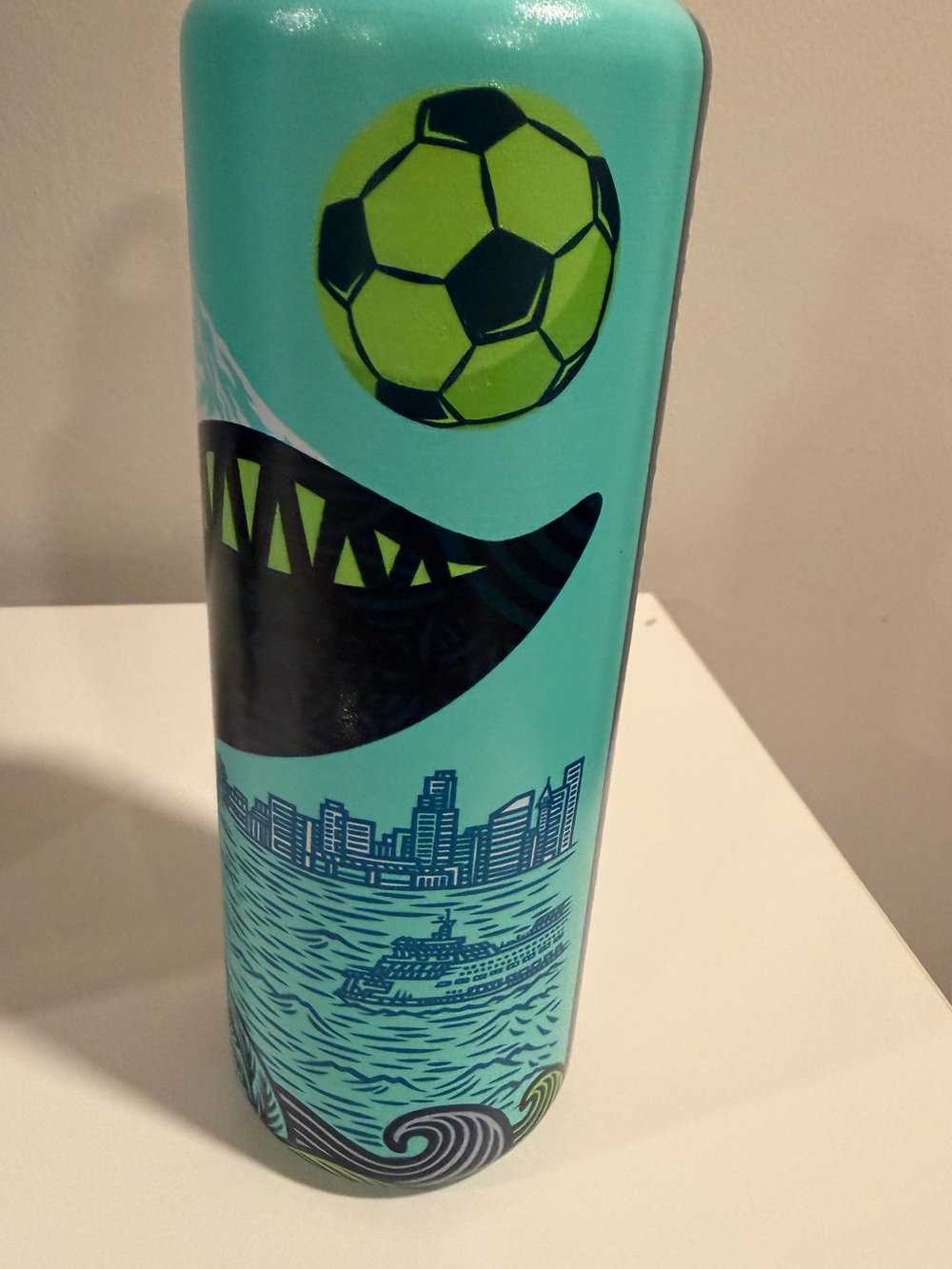 FIFA World Cup limited edition water bottle- Seattle 24 oz NEW